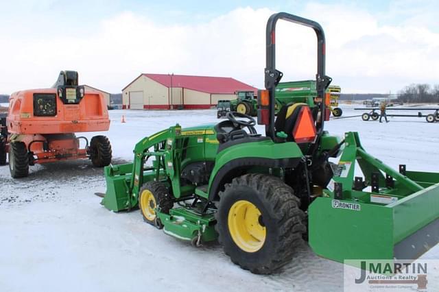 Image of John Deere 2038R equipment image 3