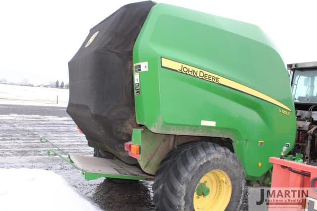 Image of John Deere V451R equipment image 2