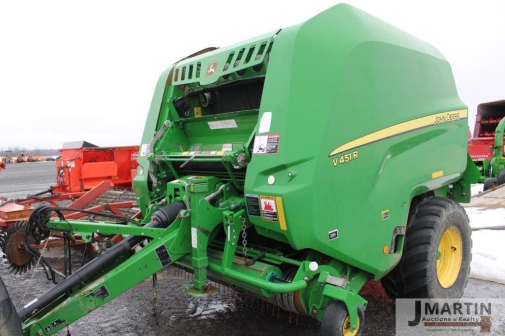 2018 John Deere V451R Equipment Image0