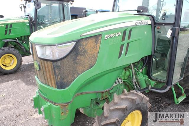 Image of John Deere 5090GN equipment image 4