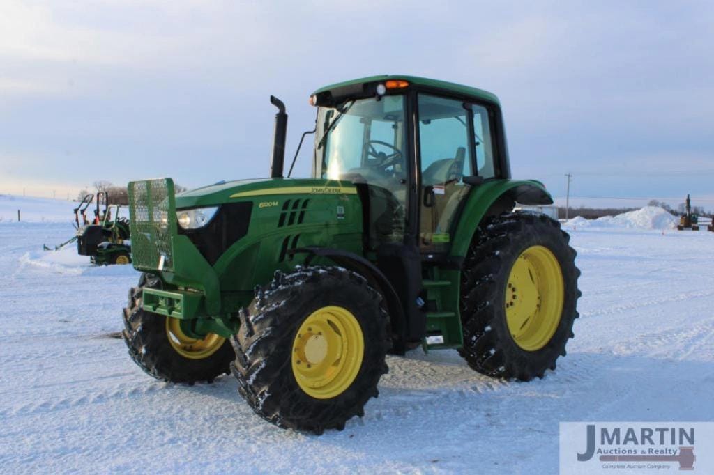 2018 John Deere 6120M Equipment Image0