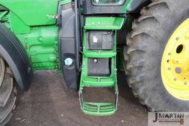 Image of John Deere 8245R equipment image 4
