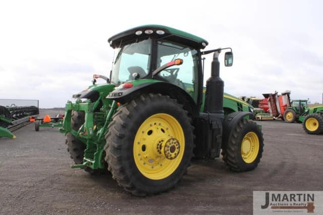 Image of John Deere 8245R equipment image 2