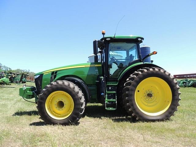 Image of John Deere 8320R equipment image 1
