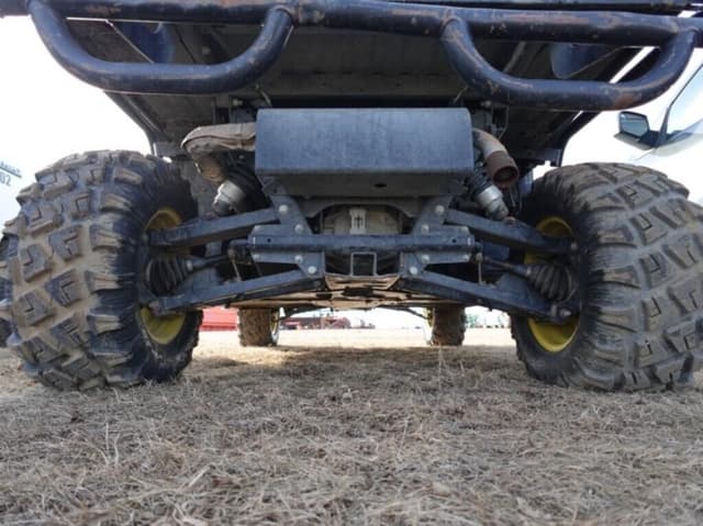 Image of John Deere XUV 835R equipment image 4