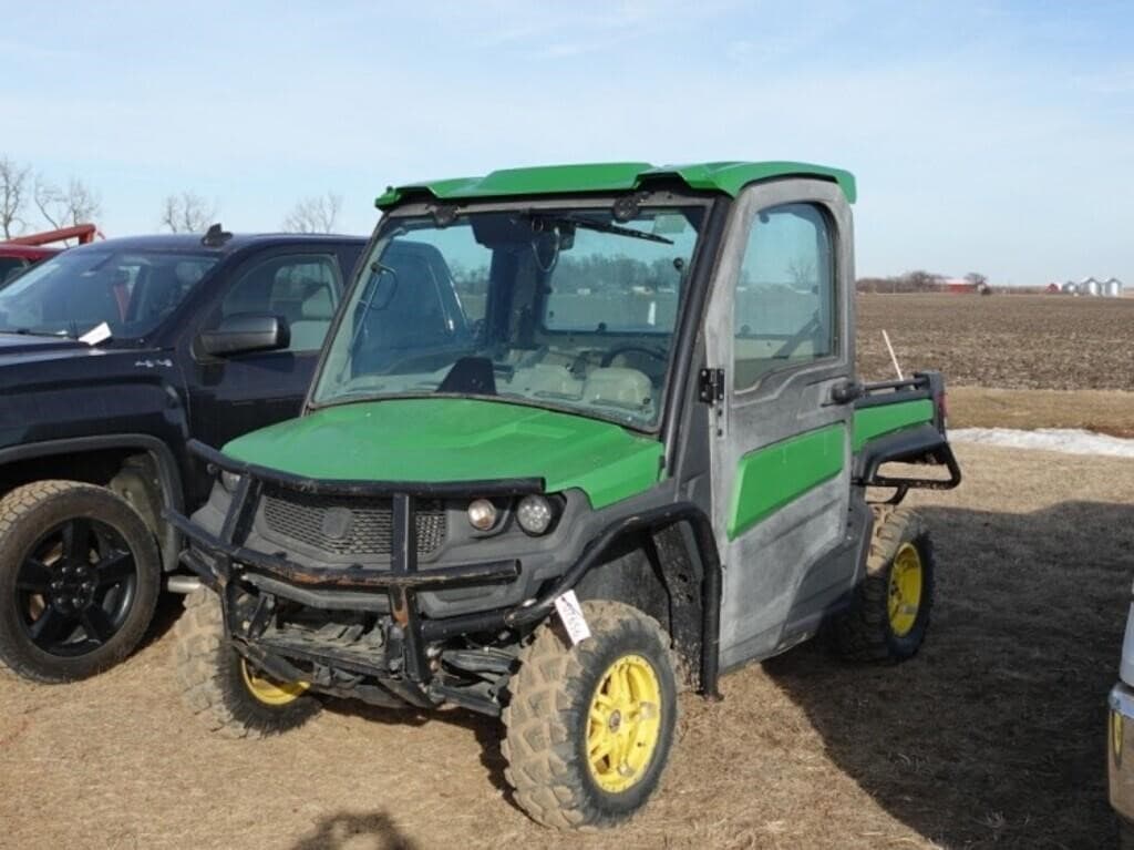 Image of John Deere XUV 835R Primary image