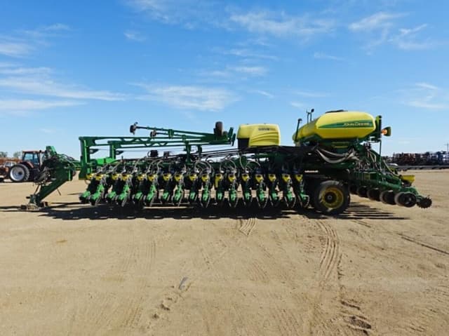 Image of John Deere DB60 equipment image 1