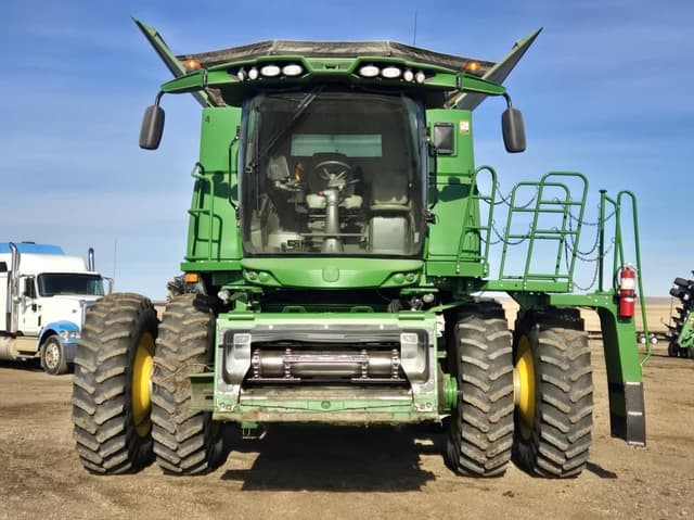 Image of John Deere S770 equipment image 1