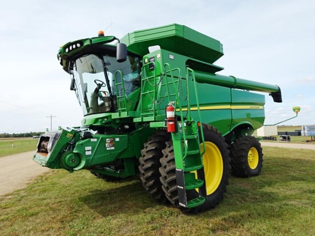 2018 John Deere S770 Equipment Image0