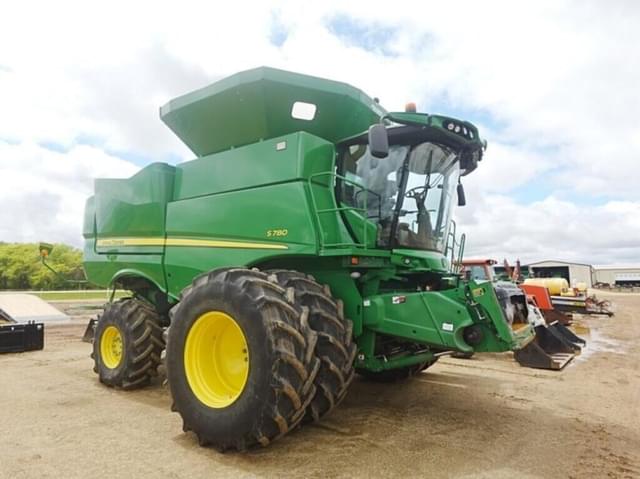 Image of John Deere S780 equipment image 1