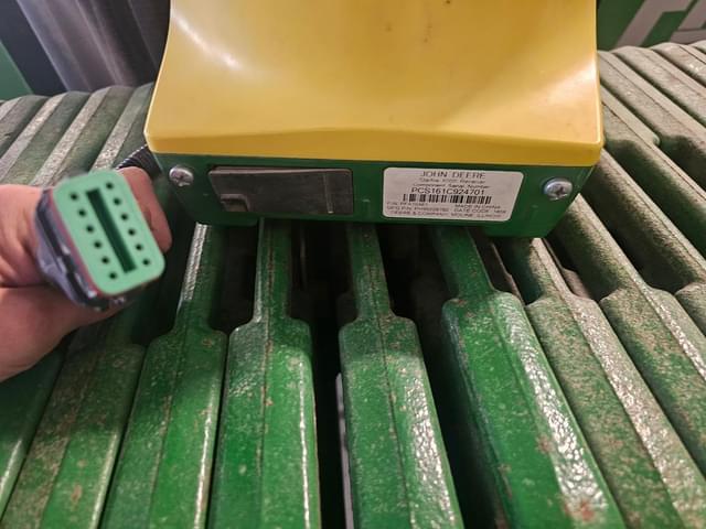 Image of John Deere StarFire 6000 equipment image 2