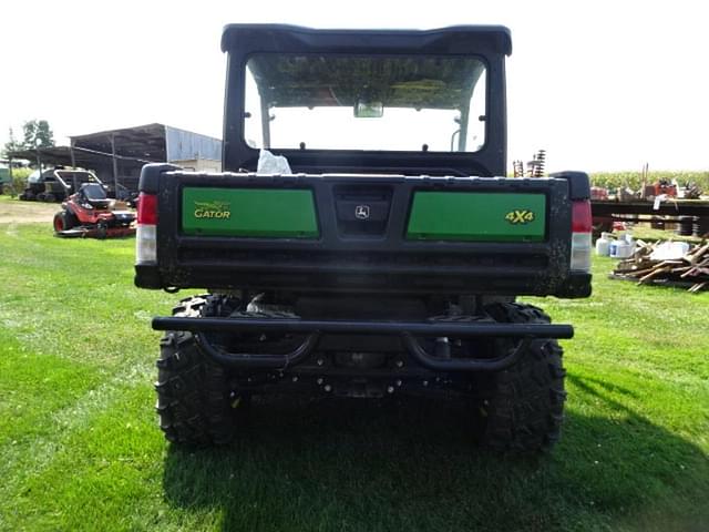 Image of John Deere XUV 835M equipment image 3