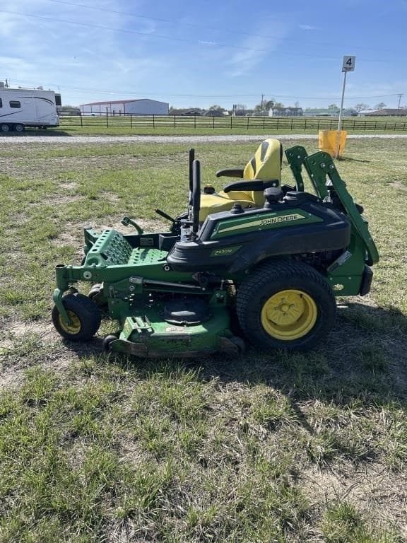 Image of John Deere Z930M equipment image 1