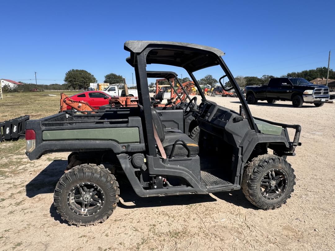 Image of John Deere XUV 835M Primary image