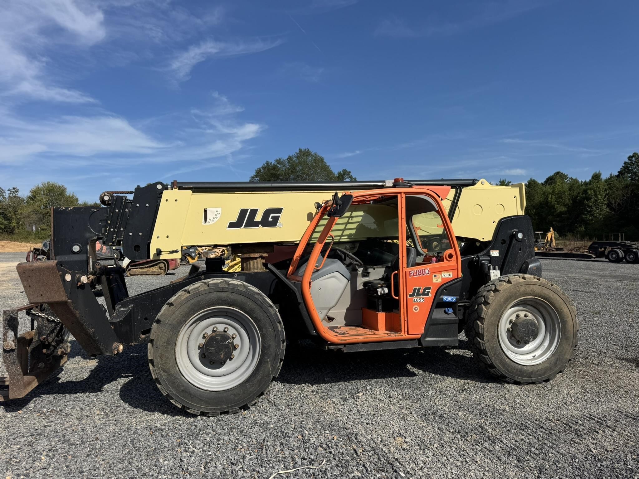 2018 JLG 1055 Equipment Image0