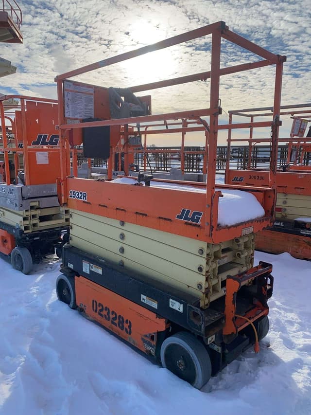 Image of JLG 1932R equipment image 2