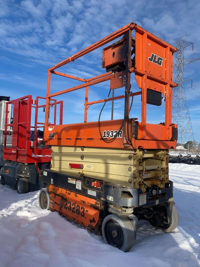 Image of JLG 1932R equipment image 4