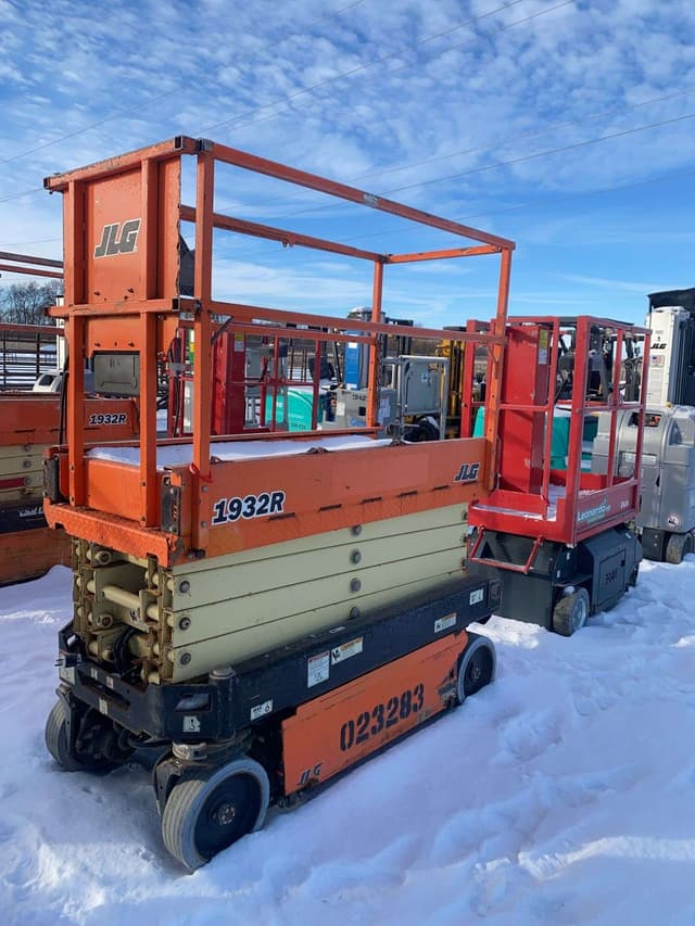 Image of JLG 1932R equipment image 1
