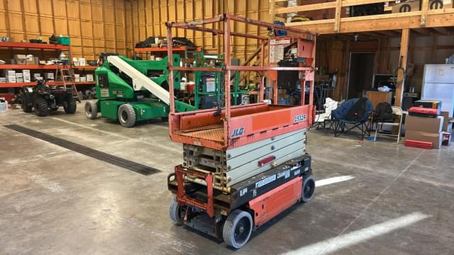 Image of JLG 1932R  equipment image 3