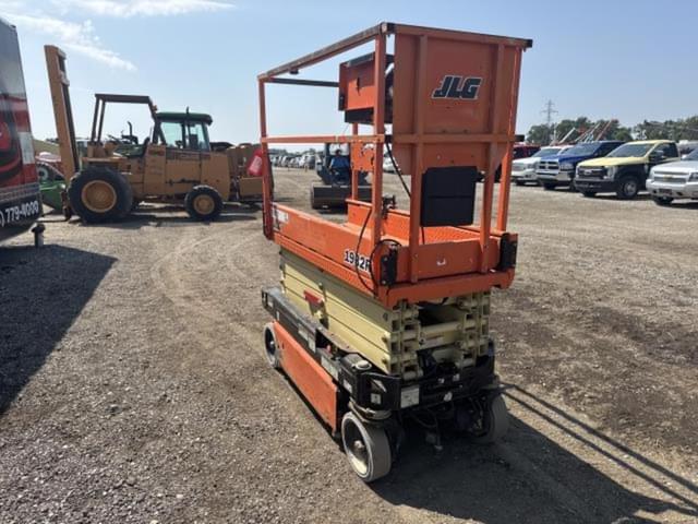 Image of JLG 1932R  equipment image 3