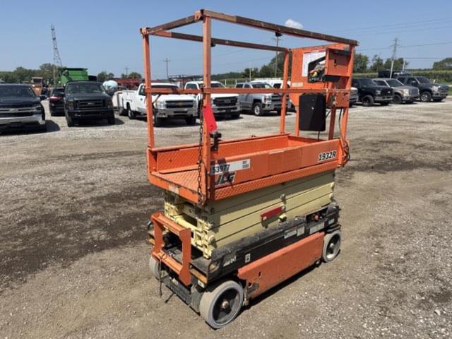 Image of JLG 1932R  equipment image 2