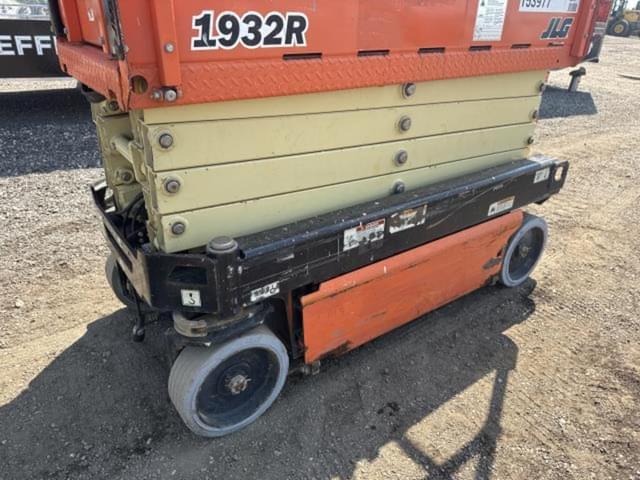 Image of JLG 1932R  equipment image 4