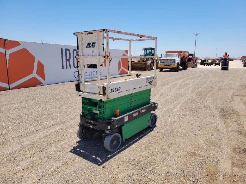 2018 JLG 1932R  Equipment Image0