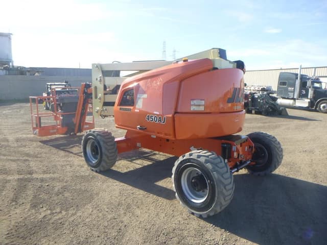 Image of JLG 450AJ equipment image 3
