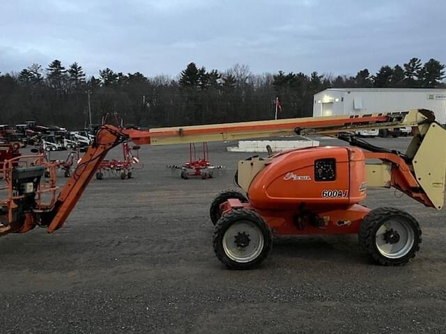 Image of JLG 600AJ equipment image 3