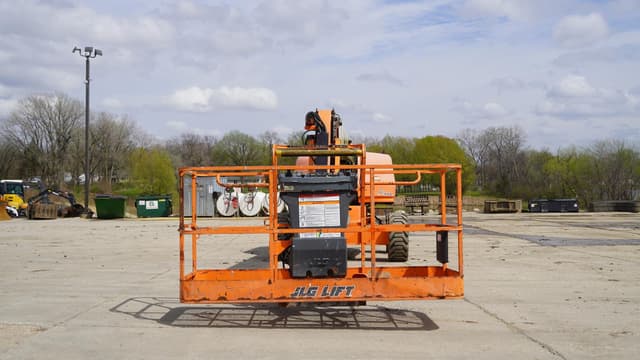 Image of JLG 660SJ equipment image 2