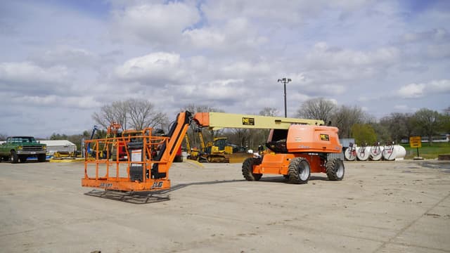 Image of JLG 660SJ equipment image 1