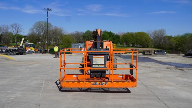 Image of JLG 660SJ equipment image 2