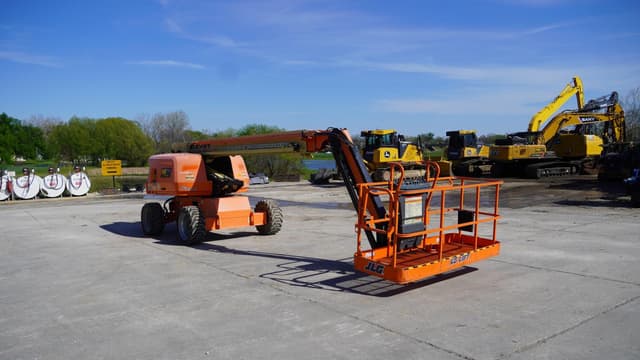 Image of JLG 660SJ equipment image 3