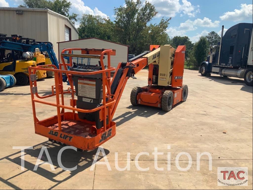 Main image JLG E300AJ