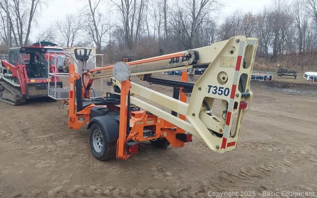 Image of JLG T350 equipment image 3