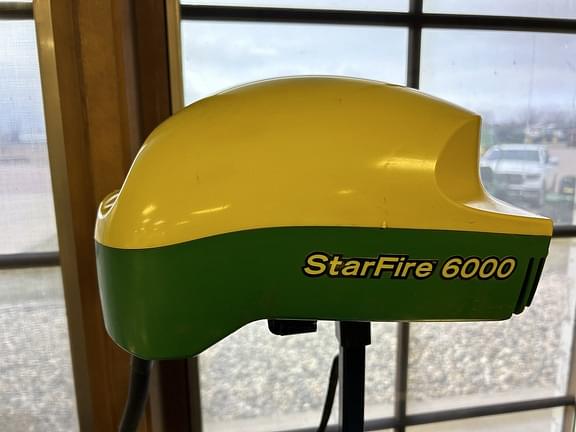 Image of John Deere StarFire 6000 Image 0