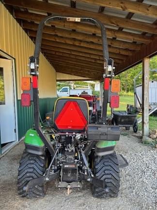 Image of John Deere 1023E equipment image 3