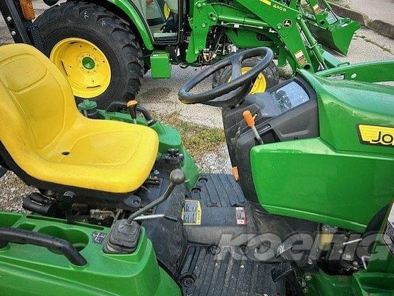 Image of John Deere 1023E equipment image 4