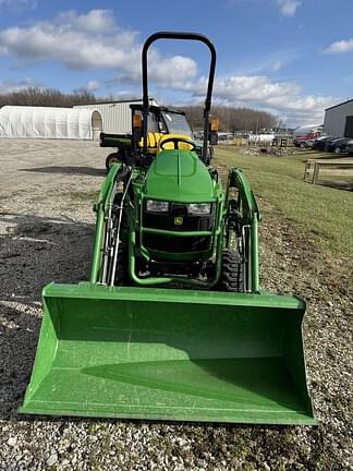 Image of John Deere 1023E equipment image 4