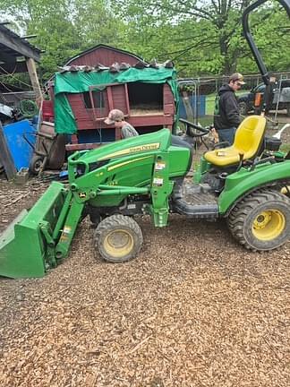 Image of John Deere 1023E equipment image 4