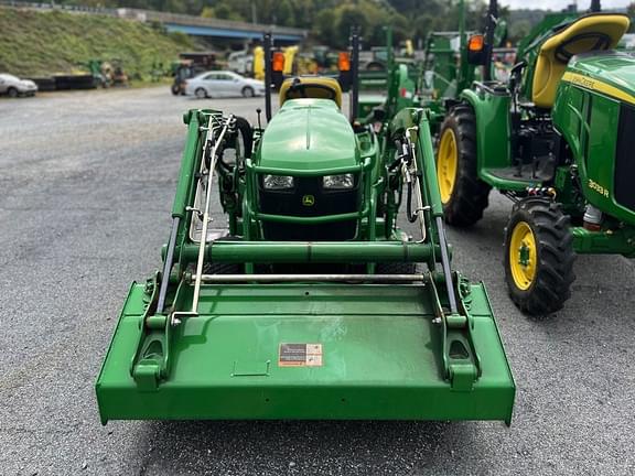 Image of John Deere 1023E equipment image 3