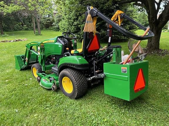 Image of John Deere 1023E equipment image 1