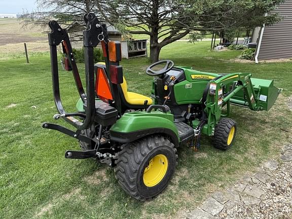 Image of John Deere 1023E equipment image 4
