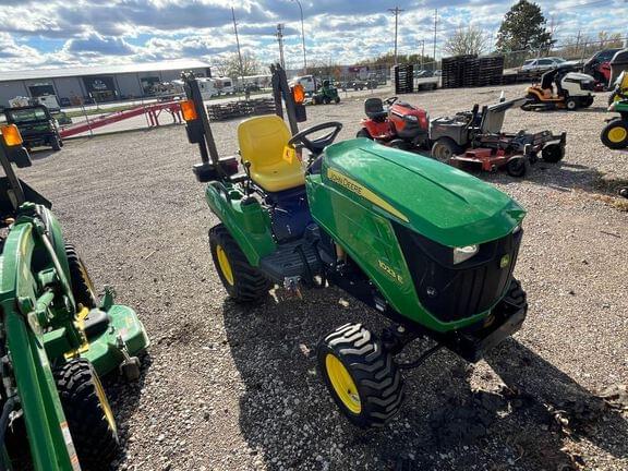 Image of John Deere 1023E equipment image 3