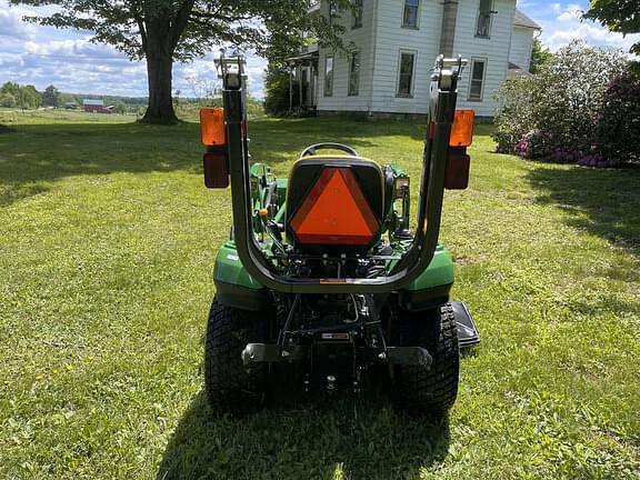 Image of John Deere 1023E equipment image 4