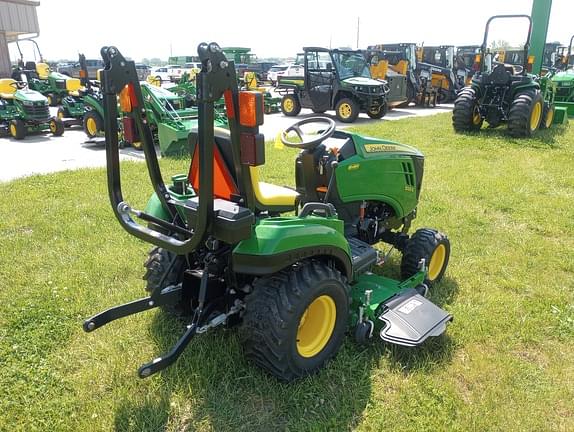 Image of John Deere 1023E equipment image 4