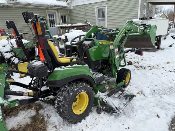 Image of John Deere 1023E equipment image 1