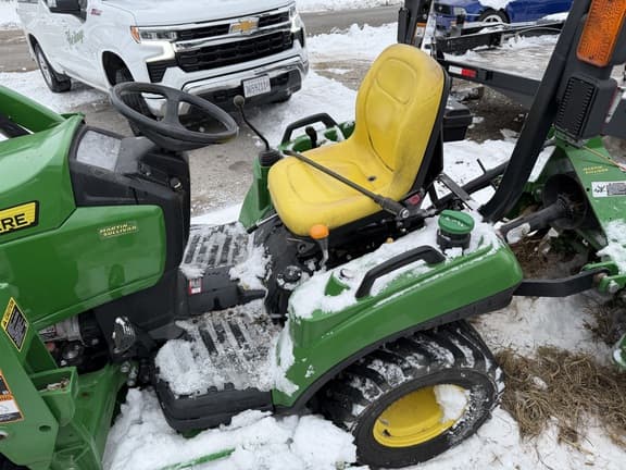 Image of John Deere 1023E equipment image 2