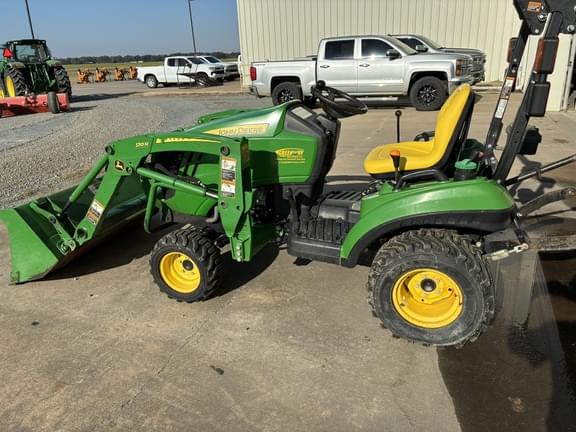 Image of John Deere 1023E equipment image 4
