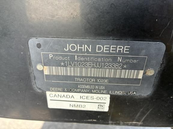 Image of John Deere 1023E equipment image 2